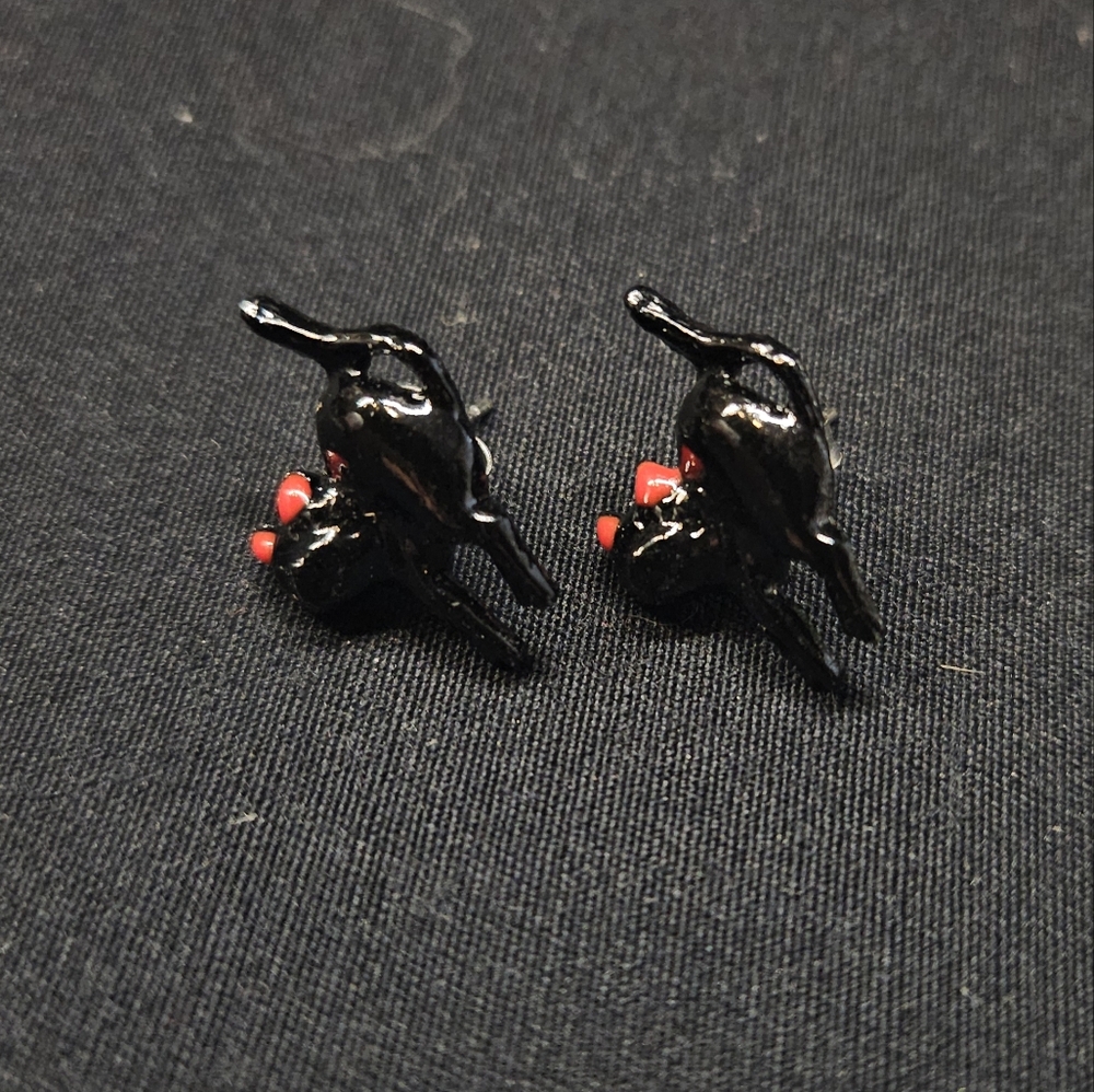 Vintage Black Cat Stud Earrings - Picture 2 of 6